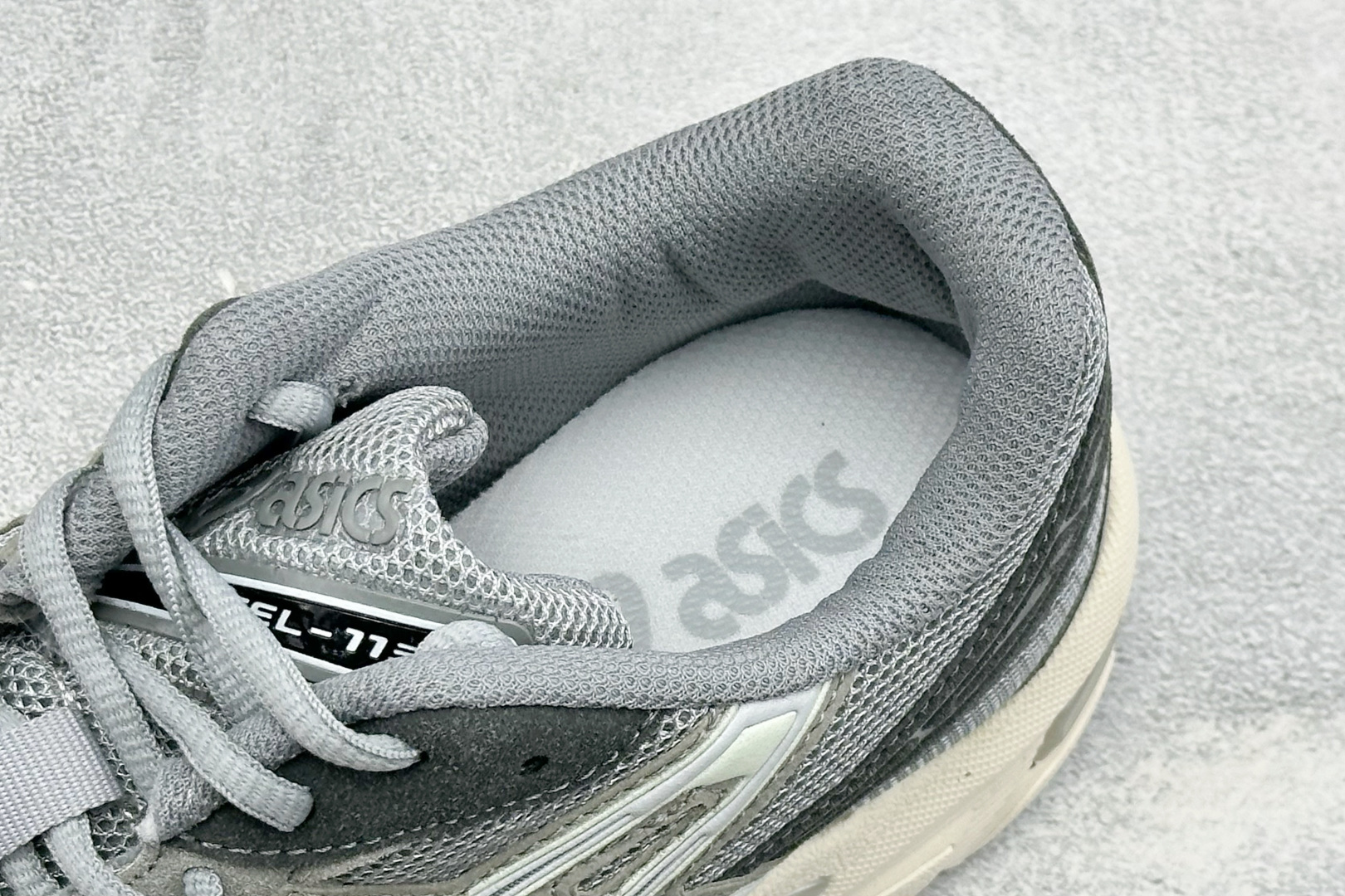 福利特价 YD版ASICS GEL-1130 亚瑟士复古减震透气运动休闲跑鞋 货号: 1203A609-020 