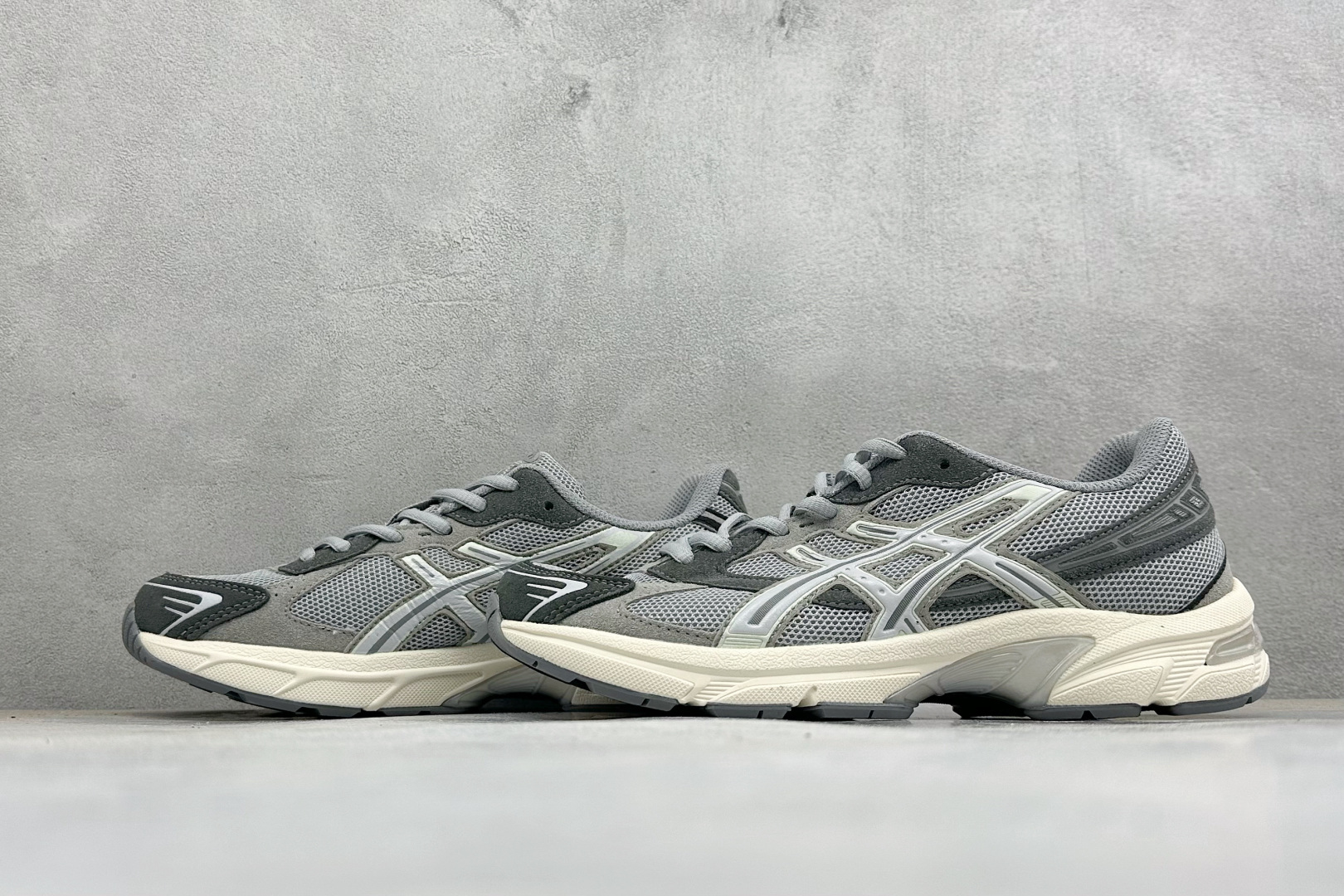 福利特价 YD版ASICS GEL-1130 亚瑟士复古减震透气运动休闲跑鞋 货号: 1203A609-020 