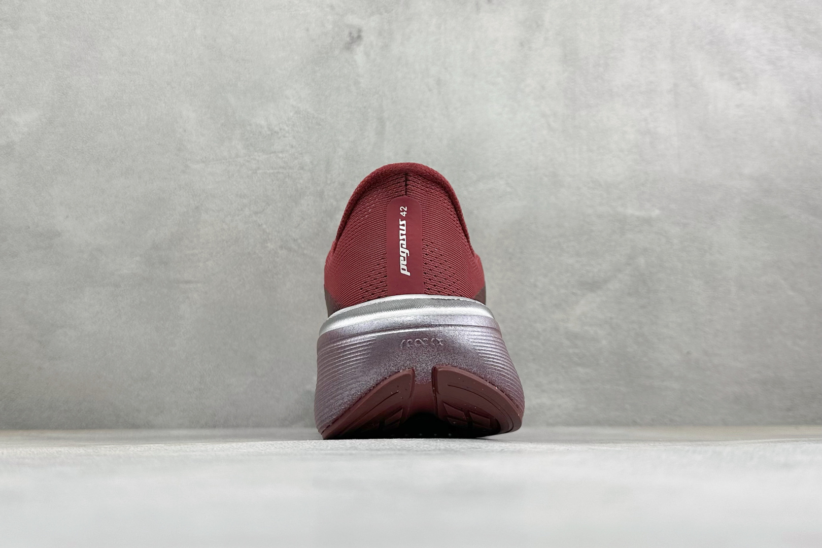 HY版Nike Air Zoom Pegasus 42 耐克网面透气轻便耐磨跑鞋 货号：IO8251-600 尺码：36
