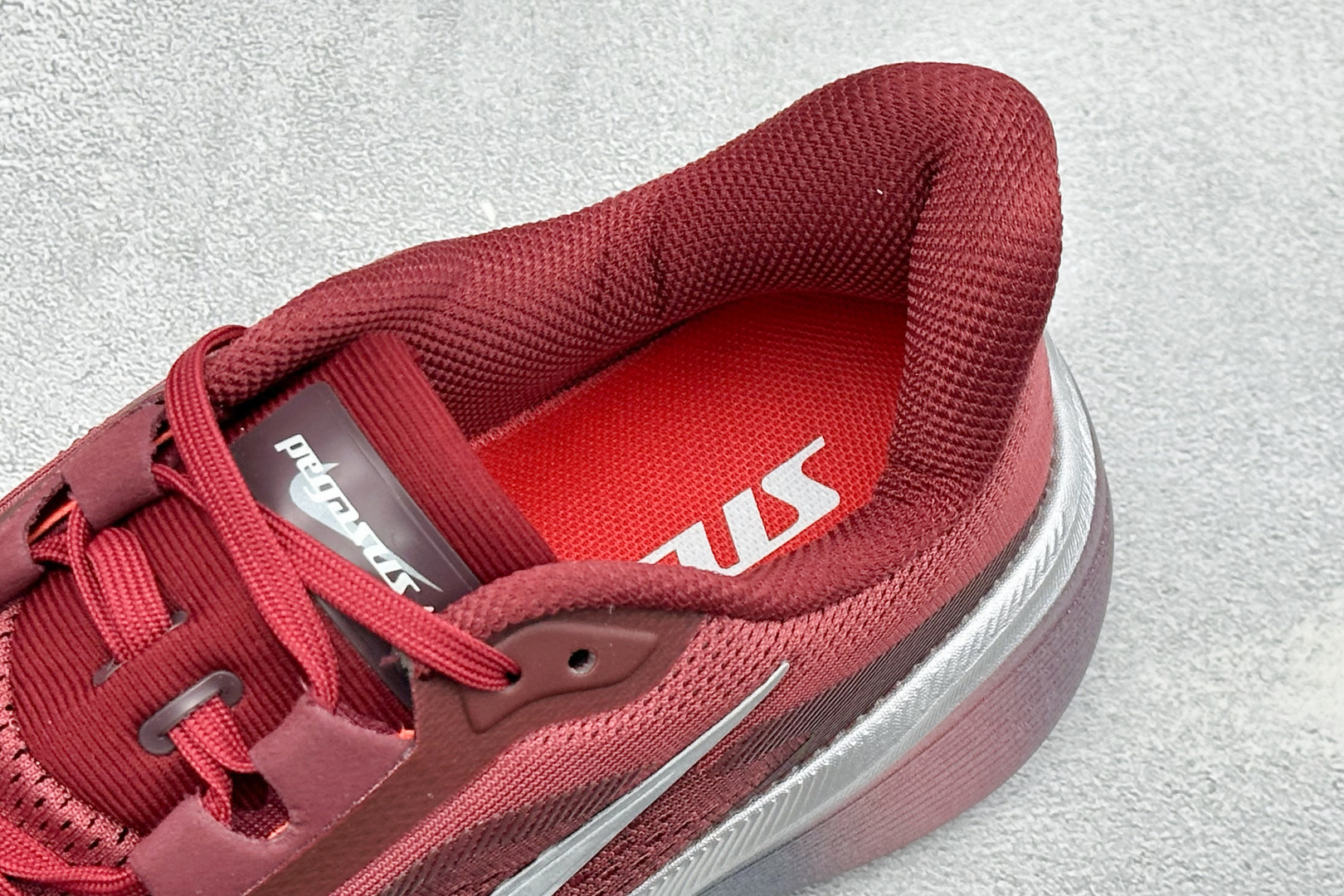 HY版Nike Air Zoom Pegasus 42 耐克网面透气轻便耐磨跑鞋 货号：IO8251-600 尺码：36