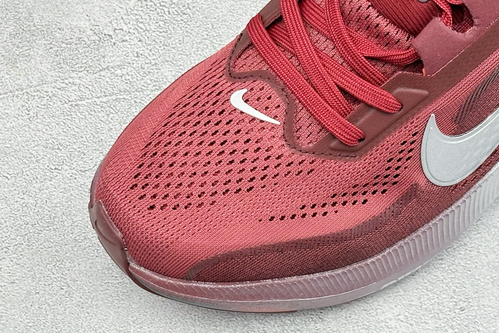 HY版Nike Air Zoom Pegasus 42 耐克网面透气轻便耐磨跑鞋 货号：IO8251-600 尺码：36