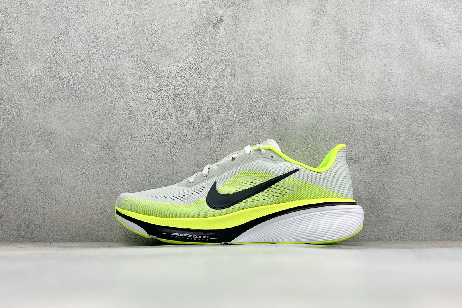 Nike Air Zoom Pegasus 42 耐克网面透气轻便跑鞋 货号：IB1873-008 尺码：39 40 4