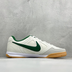 NIKE GATO 低帮生活休闲鞋 透气网布眼融入皮革,织和物合成材质覆面,营造21世初纪的畅跑美学概念。泡棉中底盈轻缓 NIKE GATO 低帮生活休闲鞋 透气网布眼融入皮革,织和物合成材质覆面,营造21世初纪的畅跑美学概念。泡棉中底盈轻缓