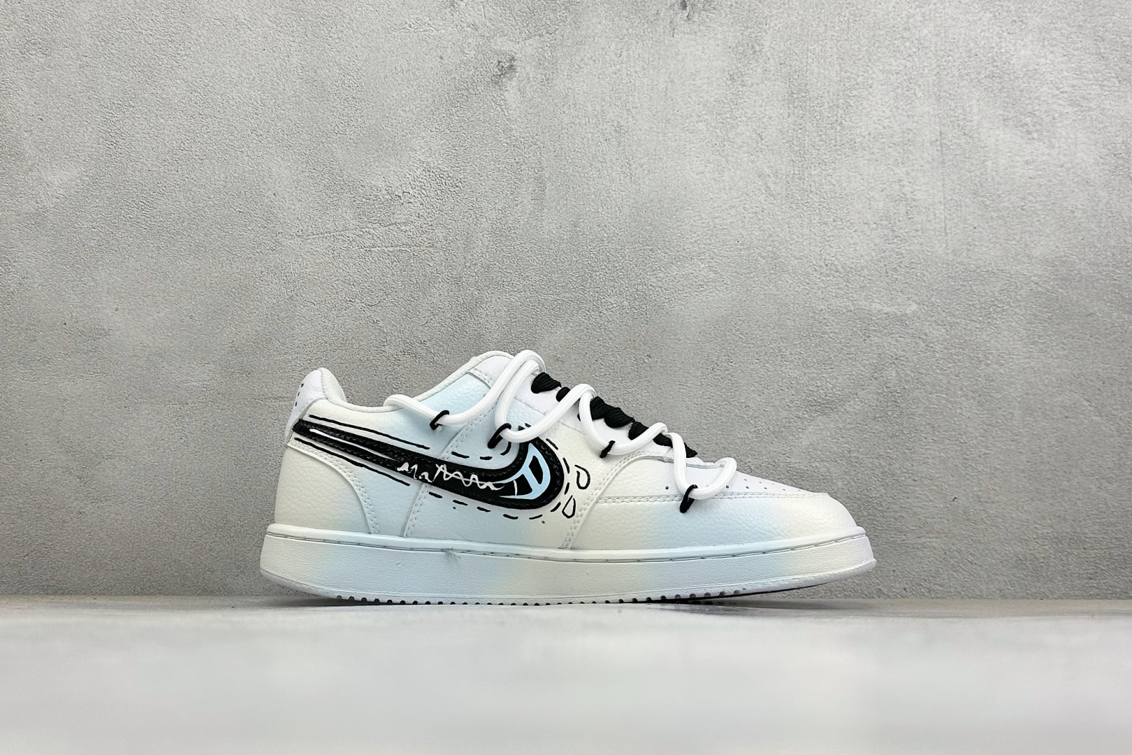 NIKE COURT VISION LO ‘DIY’定制 低帮百搭 透气休闲运动板鞋 兼顾舒适脚感和出众风范 演绎匠心之