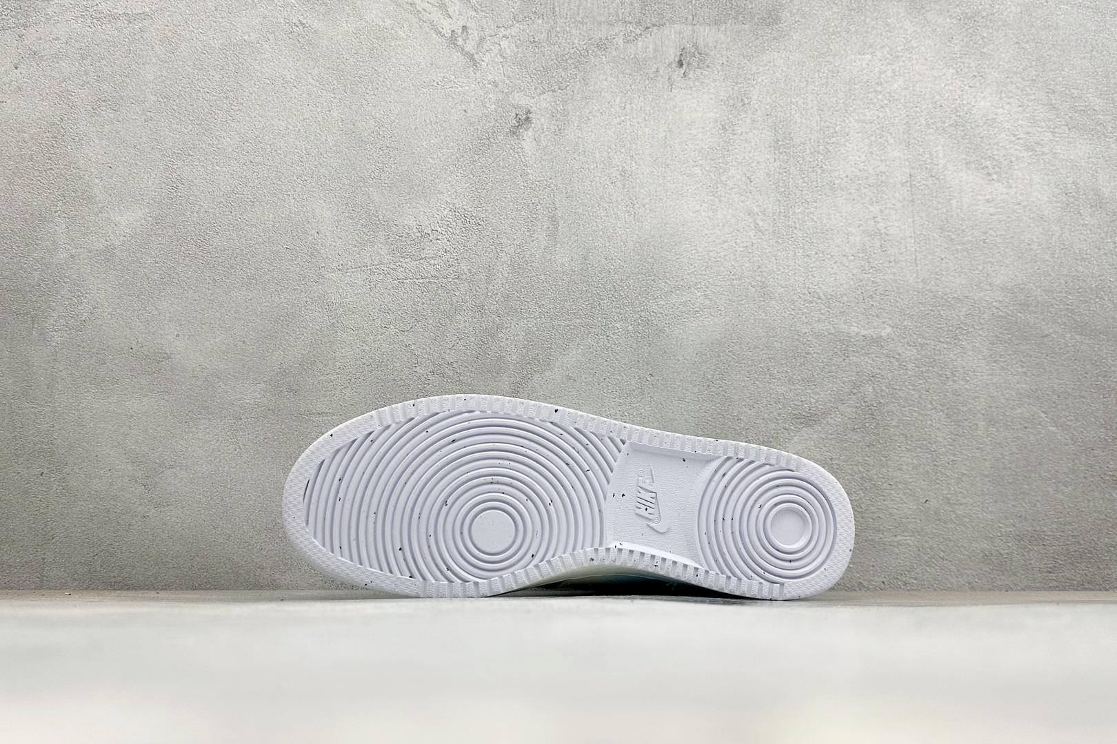 NIKE COURT VISION LO ‘DIY’定制 低帮百搭 透气休闲运动板鞋 兼顾舒适脚感和出众风范 演绎匠心之