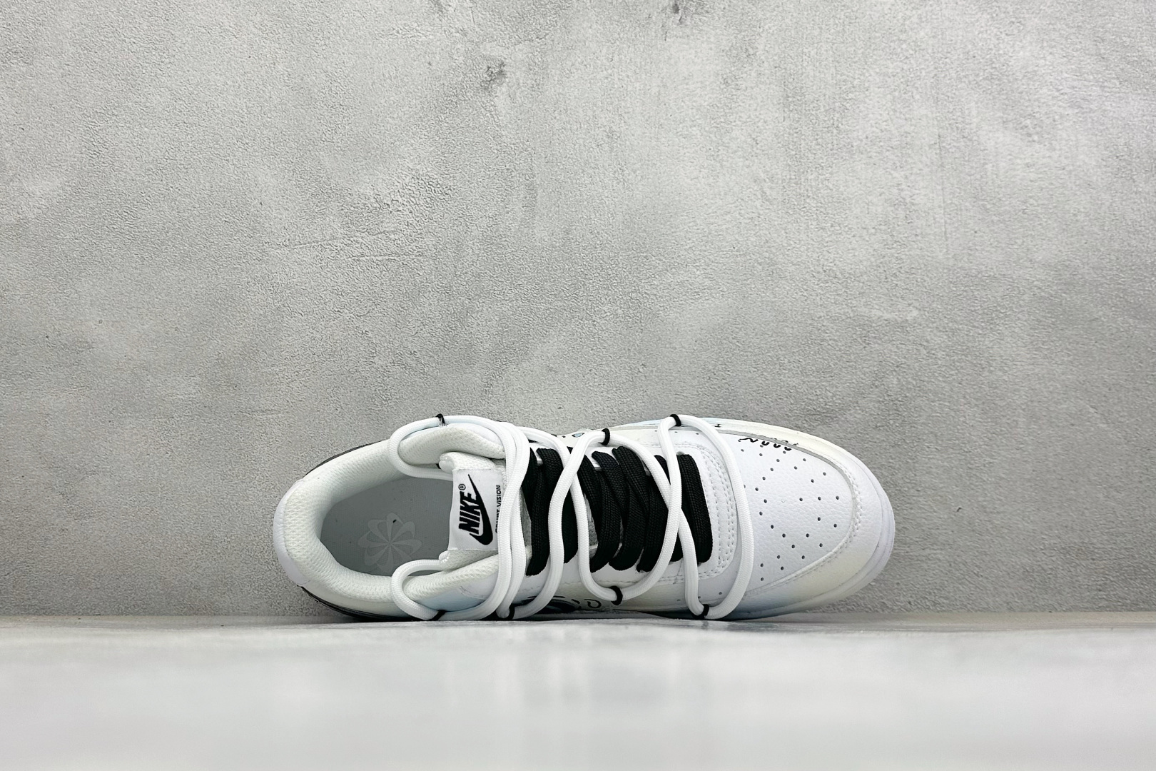 NIKE COURT VISION LO ‘DIY’定制 低帮百搭 透气休闲运动板鞋 兼顾舒适脚感和出众风范 演绎匠心之