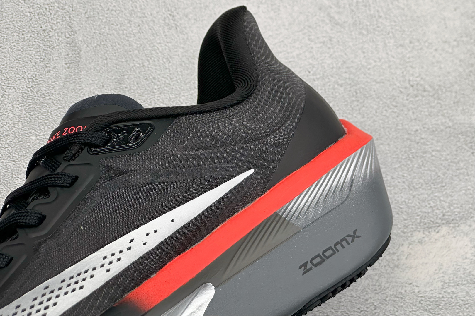 Nike Zoom Fly 6 耐克超弹轻盈跑步鞋 #鞋款搭载 Flyknit 材料 打造出众弹性 易于穿脱。采用Rea