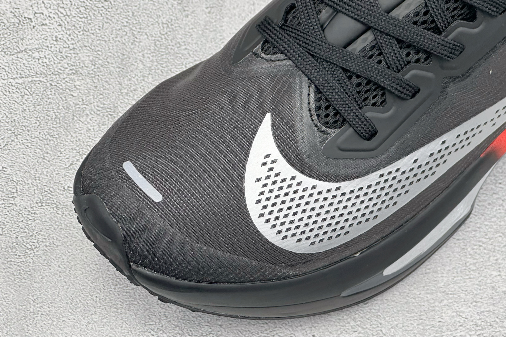 Nike Zoom Fly 6 耐克超弹轻盈跑步鞋 #鞋款搭载 Flyknit 材料 打造出众弹性 易于穿脱。采用Rea