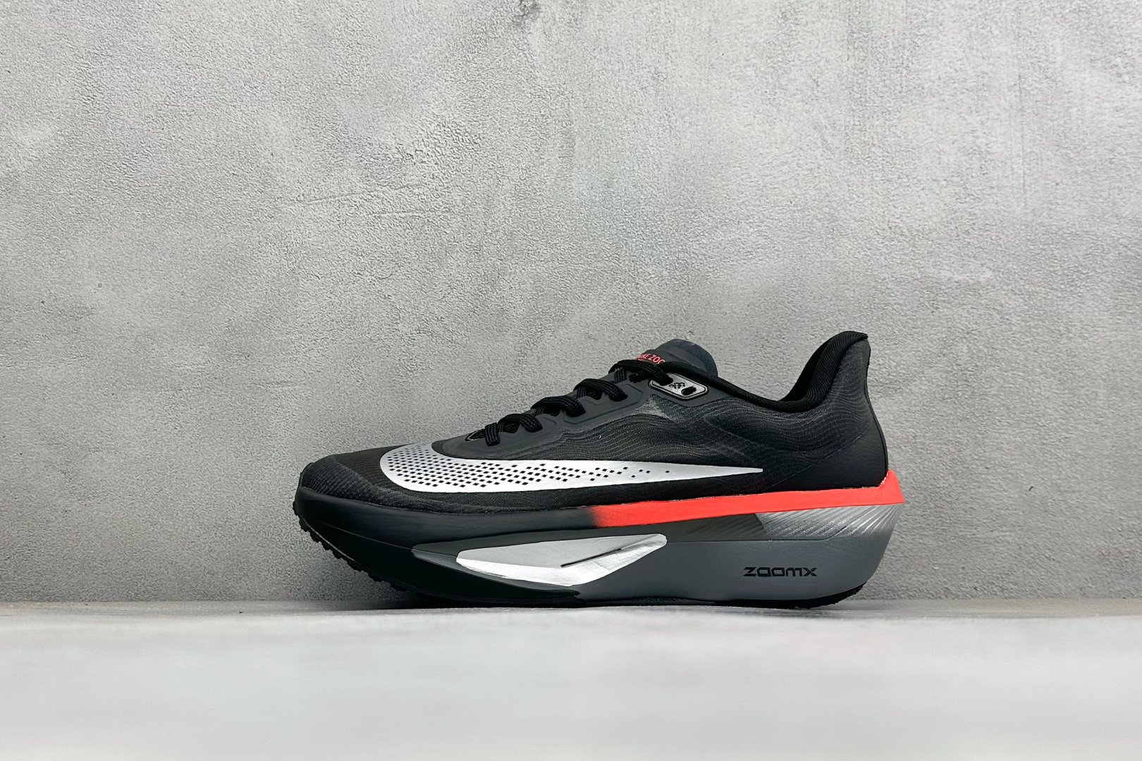 Nike Zoom Fly 6 耐克超弹轻盈跑步鞋 #鞋款搭载 Flyknit 材料 打造出众弹性 易于穿脱。采用Rea