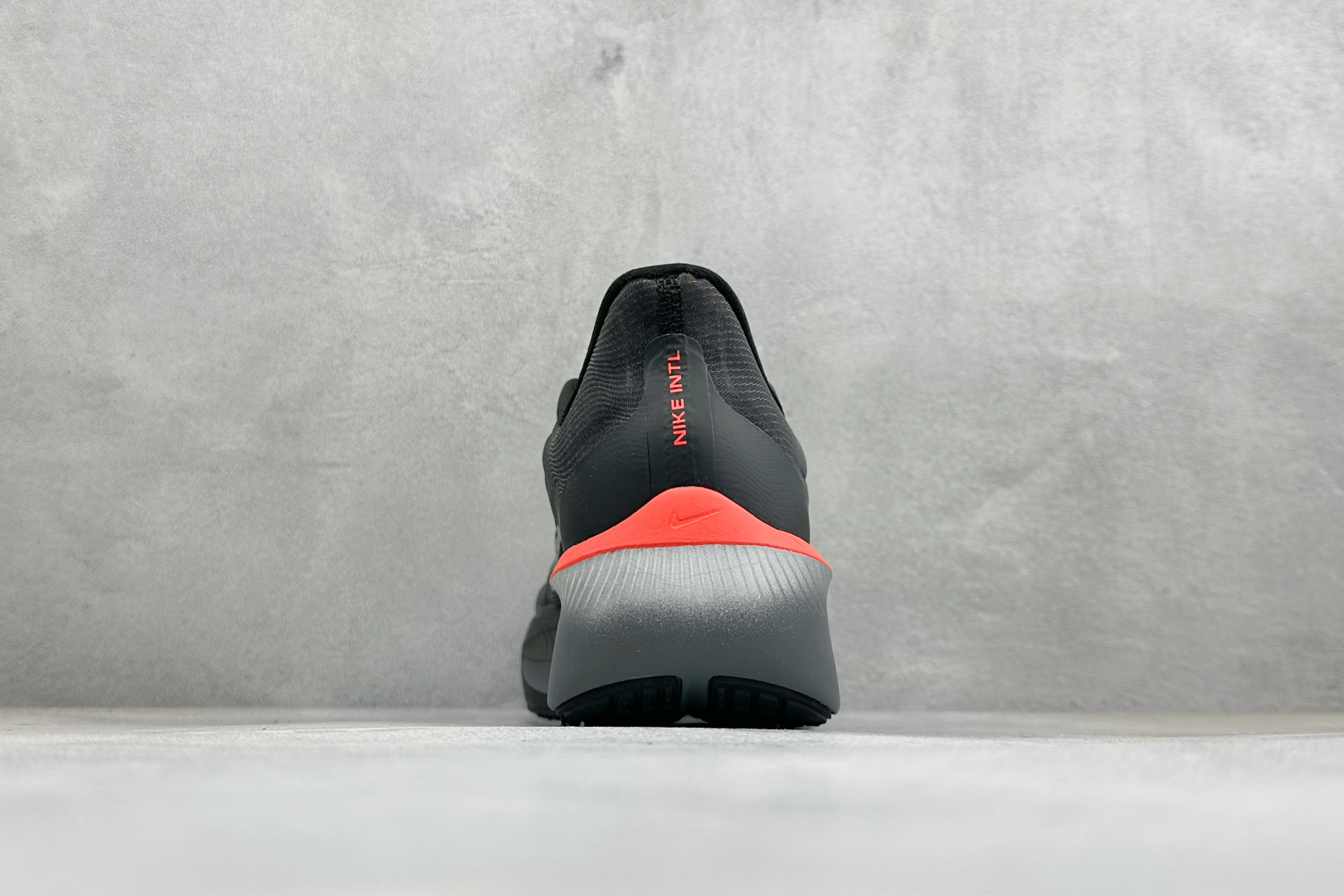 Nike Zoom Fly 6 耐克超弹轻盈跑步鞋 #鞋款搭载 Flyknit 材料 打造出众弹性 易于穿脱。采用Rea