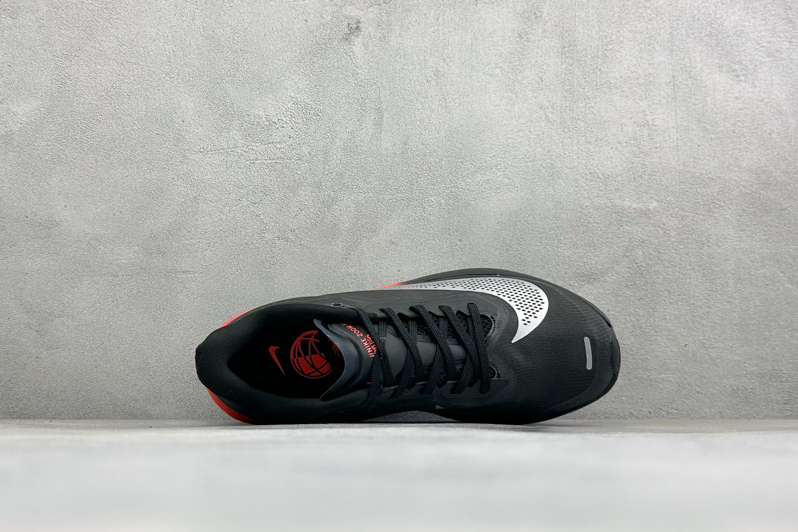 Nike Zoom Fly 6 耐克超弹轻盈跑步鞋 #鞋款搭载 Flyknit 材料 打造出众弹性 易于穿脱。采用Rea