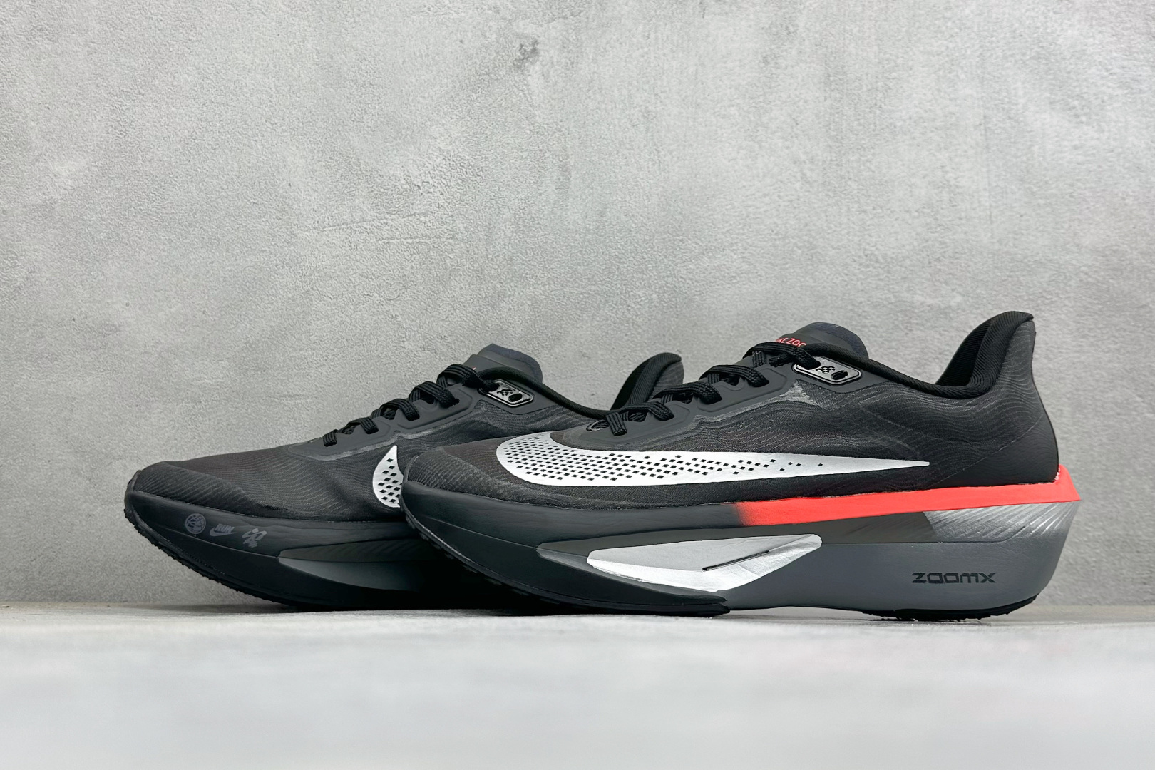 Nike Zoom Fly 6 耐克超弹轻盈跑步鞋 #鞋款搭载 Flyknit 材料 打造出众弹性 易于穿脱。采用Rea