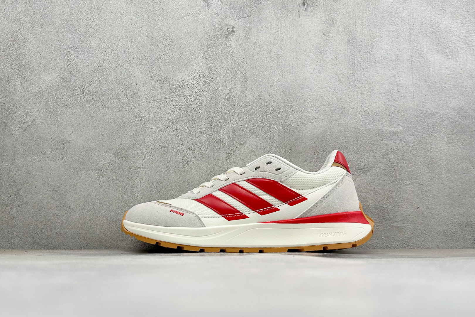 Adidas Futro Coupe 阿迪达斯 织物网面 舒适百搭 防滑耐磨回弹 低帮休闲运动鞋 货号: KH6816 