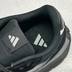 Adidas Futro Coupe 阿迪达斯 织物网面 舒适百搭 防滑耐磨回弹 低帮休闲运动鞋 货号: KH6815 Adidas Futro Coupe 阿迪达斯 织物网面 舒适百搭 防滑耐磨回弹 低帮休闲运动鞋 货号: KH6815