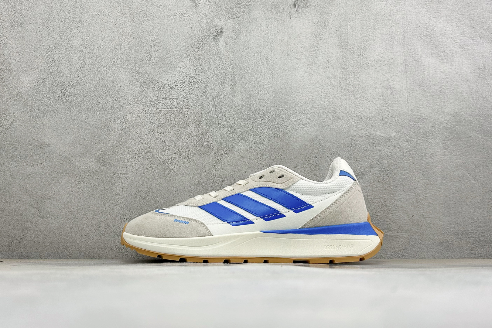 Adidas Futro Coupe 阿迪达斯 织物网面 舒适百搭 防滑耐磨回弹 低帮休闲运动鞋 货号: KH6818 