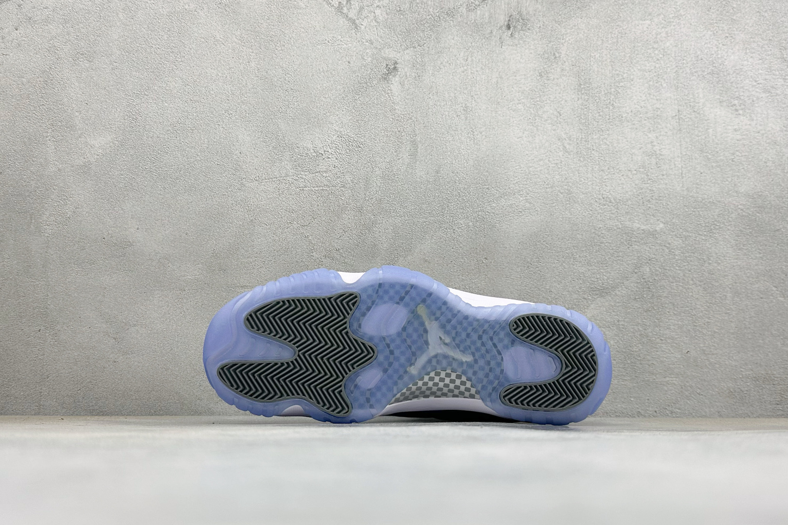 福利特价 Air Jordan AJ11 Retro 篮球鞋 原楦原档案数据开模打造 原厂中底拉帮钢印 原厂漆皮 防冻不