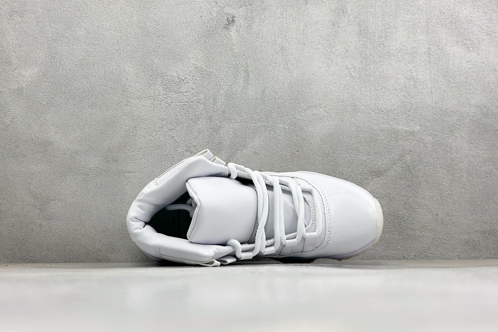 福利特价 Air Jordan AJ11 Retro 篮球鞋 原楦原档案数据开模打造 原厂中底拉帮钢印 原厂漆皮 防冻不