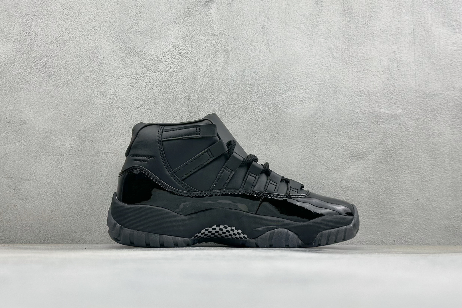 福利特价 Air Jordan AJ11 Retro 篮球鞋 原楦原档案数据开模打造 原厂中底拉帮钢印 原厂漆皮 防冻不