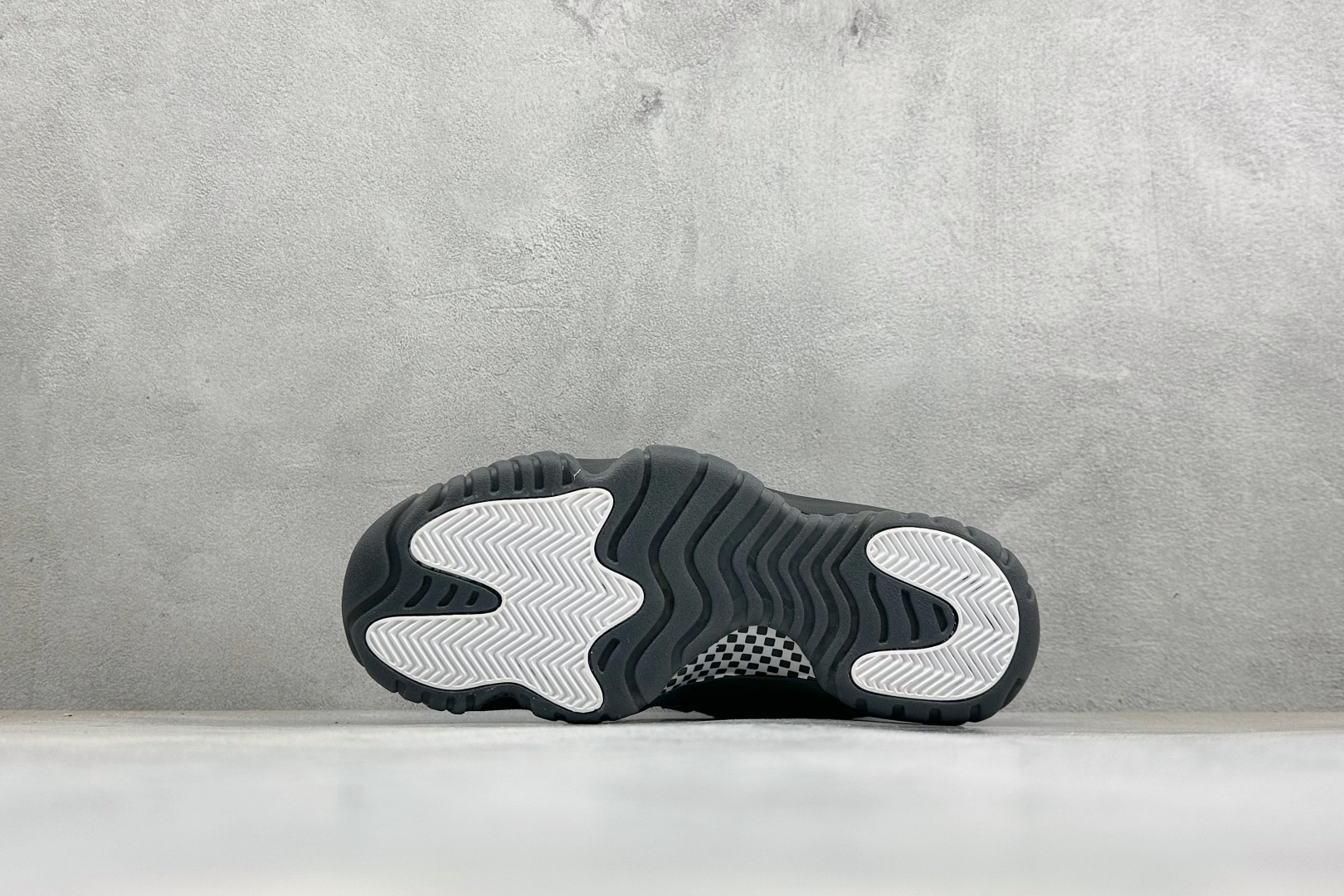 福利特价 Air Jordan AJ11 Retro 篮球鞋 原楦原档案数据开模打造 原厂中底拉帮钢印 原厂漆皮 防冻不