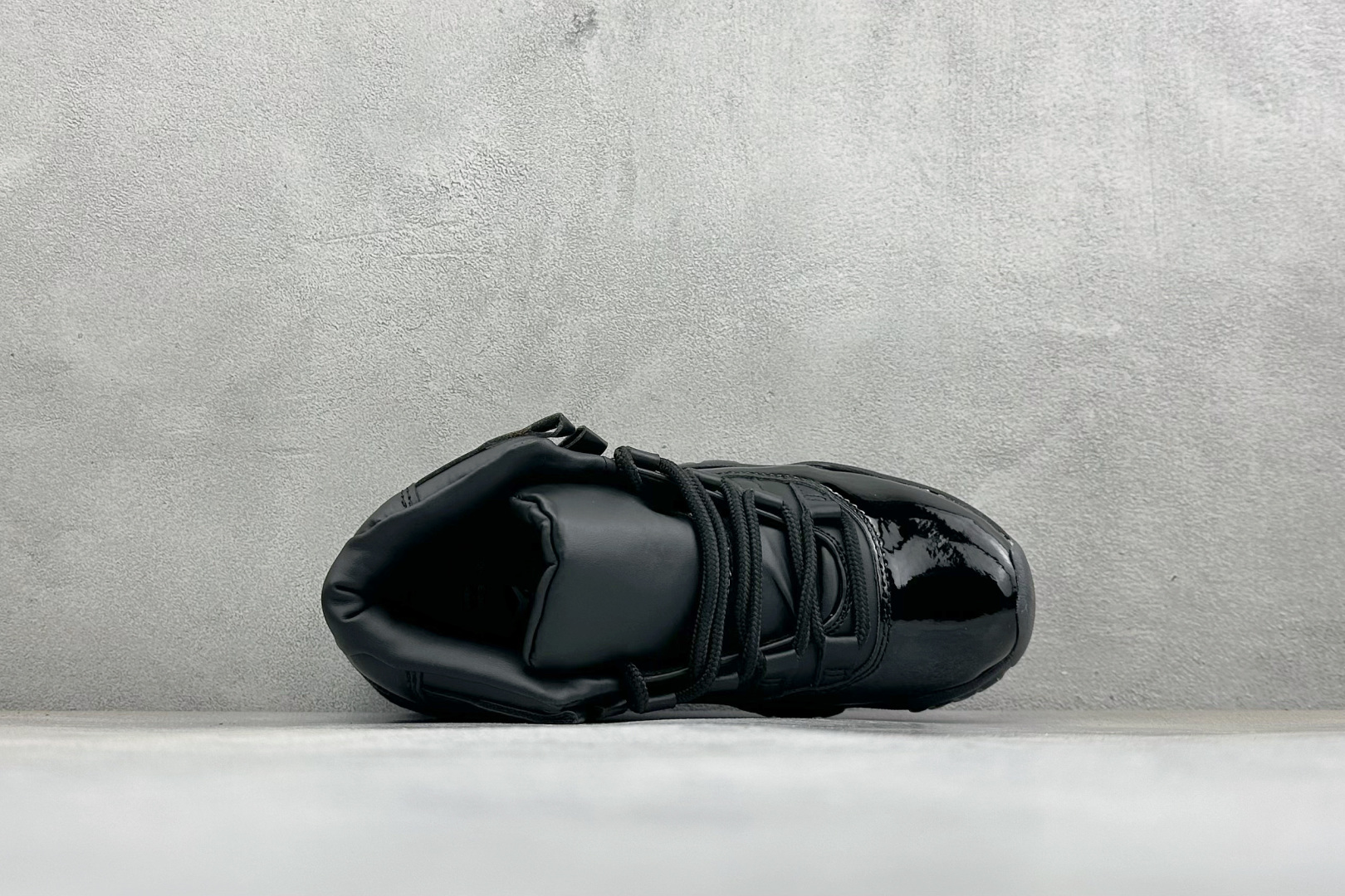 福利特价 Air Jordan AJ11 Retro 篮球鞋 原楦原档案数据开模打造 原厂中底拉帮钢印 原厂漆皮 防冻不
