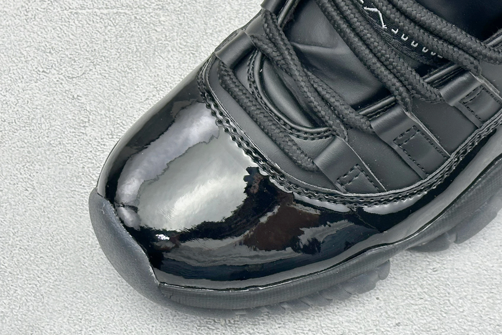 福利特价 Air Jordan AJ11 Retro 篮球鞋 原楦原档案数据开模打造 原厂中底拉帮钢印 原厂漆皮 防冻不
