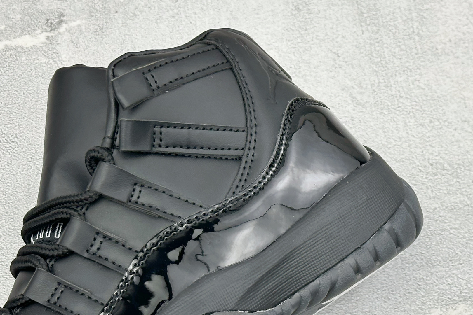 福利特价 Air Jordan AJ11 Retro 篮球鞋 原楦原档案数据开模打造 原厂中底拉帮钢印 原厂漆皮 防冻不