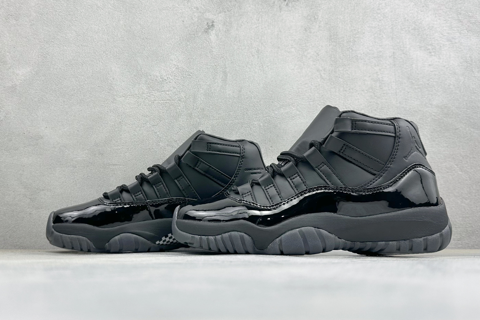 福利特价 Air Jordan AJ11 Retro 篮球鞋 原楦原档案数据开模打造 原厂中底拉帮钢印 原厂漆皮 防冻不