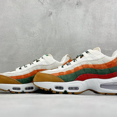 GS版NIKE AIR MAX 95 TT 气垫复古百搭休闲运动跑鞋 这双鞋采用前脚掌开窗式气垫 这种设计在当时是前所未 GS版NIKE AIR MAX 95 TT 气垫复古百搭休闲运动跑鞋 这双鞋采用前脚掌开窗式气垫 这种设计在当时是前所未