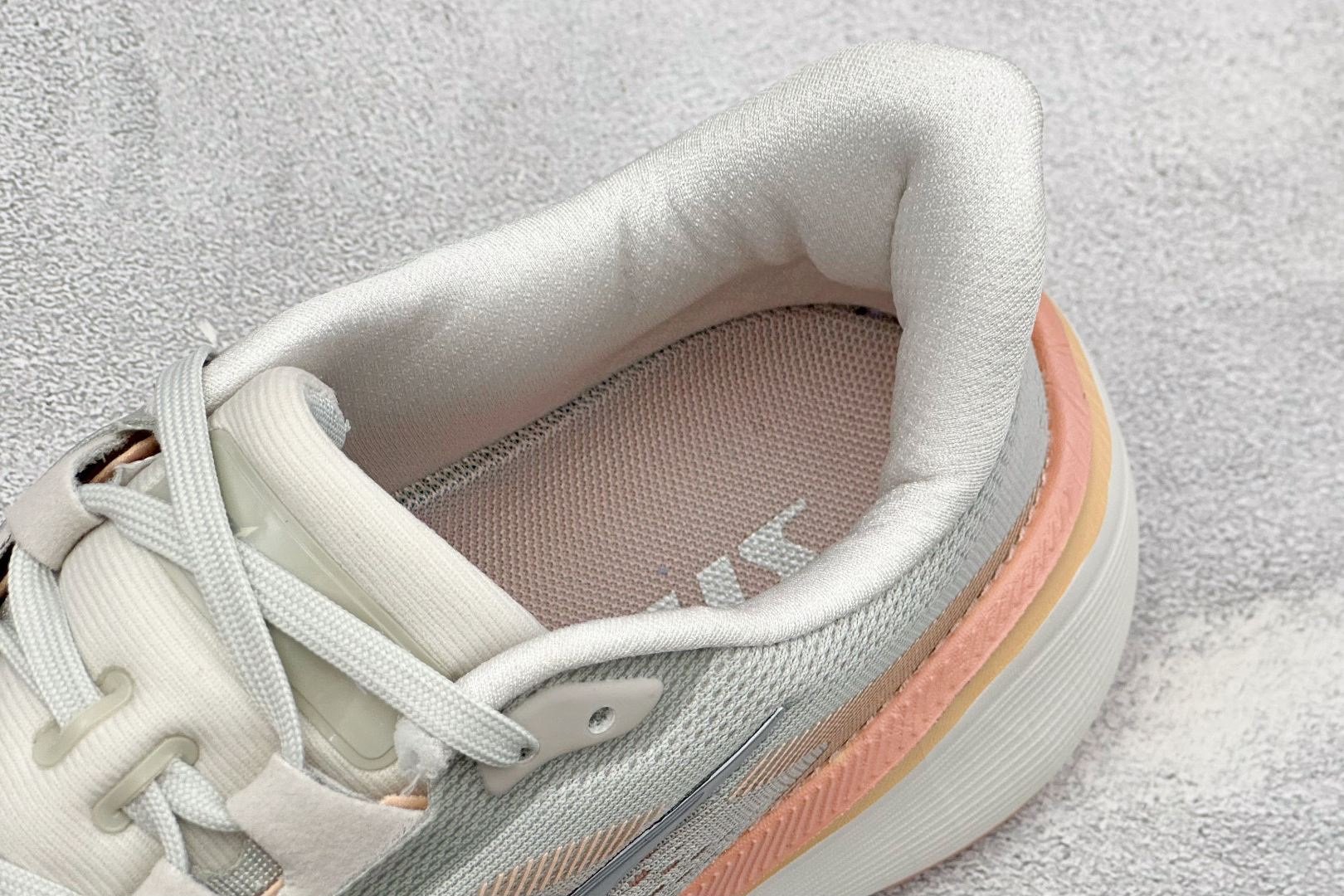 HY版Nike Air Zoom Pegasus 42 耐克网面透气轻便耐磨跑鞋 货号：IB1881-002 尺码：36