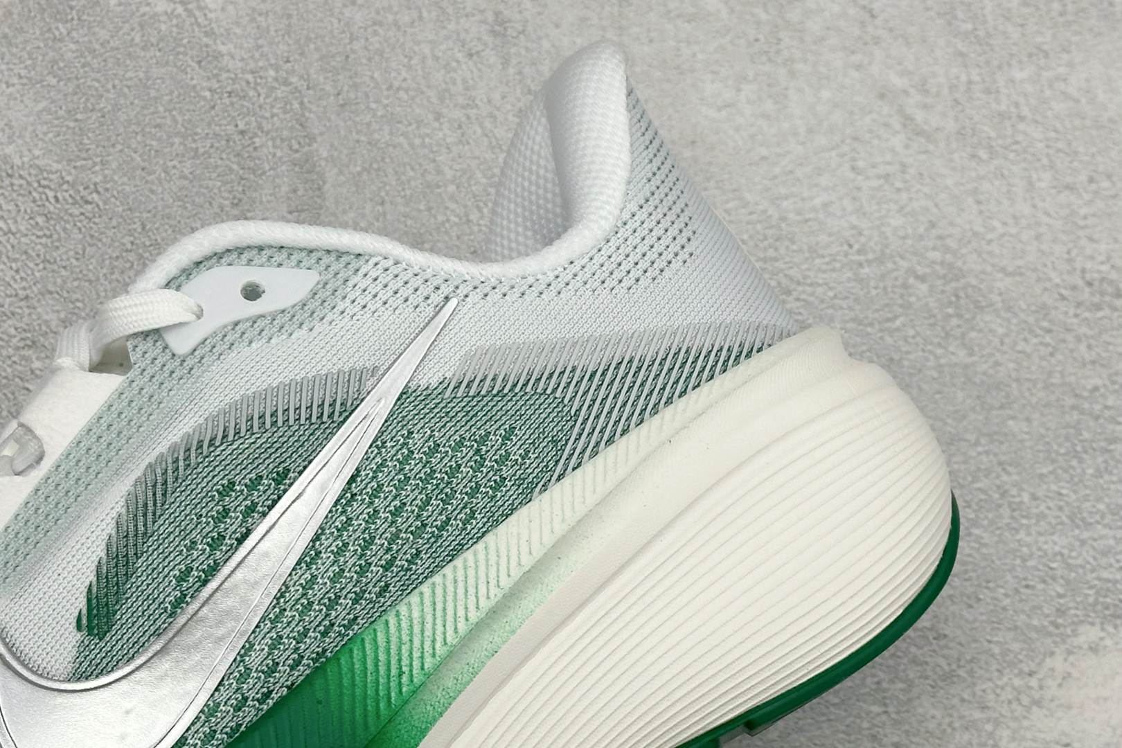 HY版Nike Air Zoom Pegasus 42 耐克网面透气轻便耐磨跑鞋 货号：IB1881-100 尺码：36