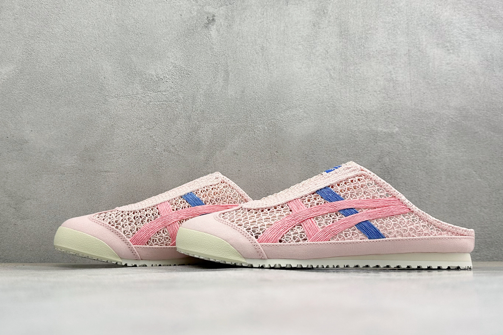 Onitsuka Tiger 鬼塚虎 Mexico 66 透气潮流休闲一脚蹬半拖 基于经典Mexico 66鞋型改造,取 Onitsuka Tiger 鬼塚虎 Mexico 66 透气潮流休闲一脚蹬半拖 基于经典Mexico 66鞋型改造,取