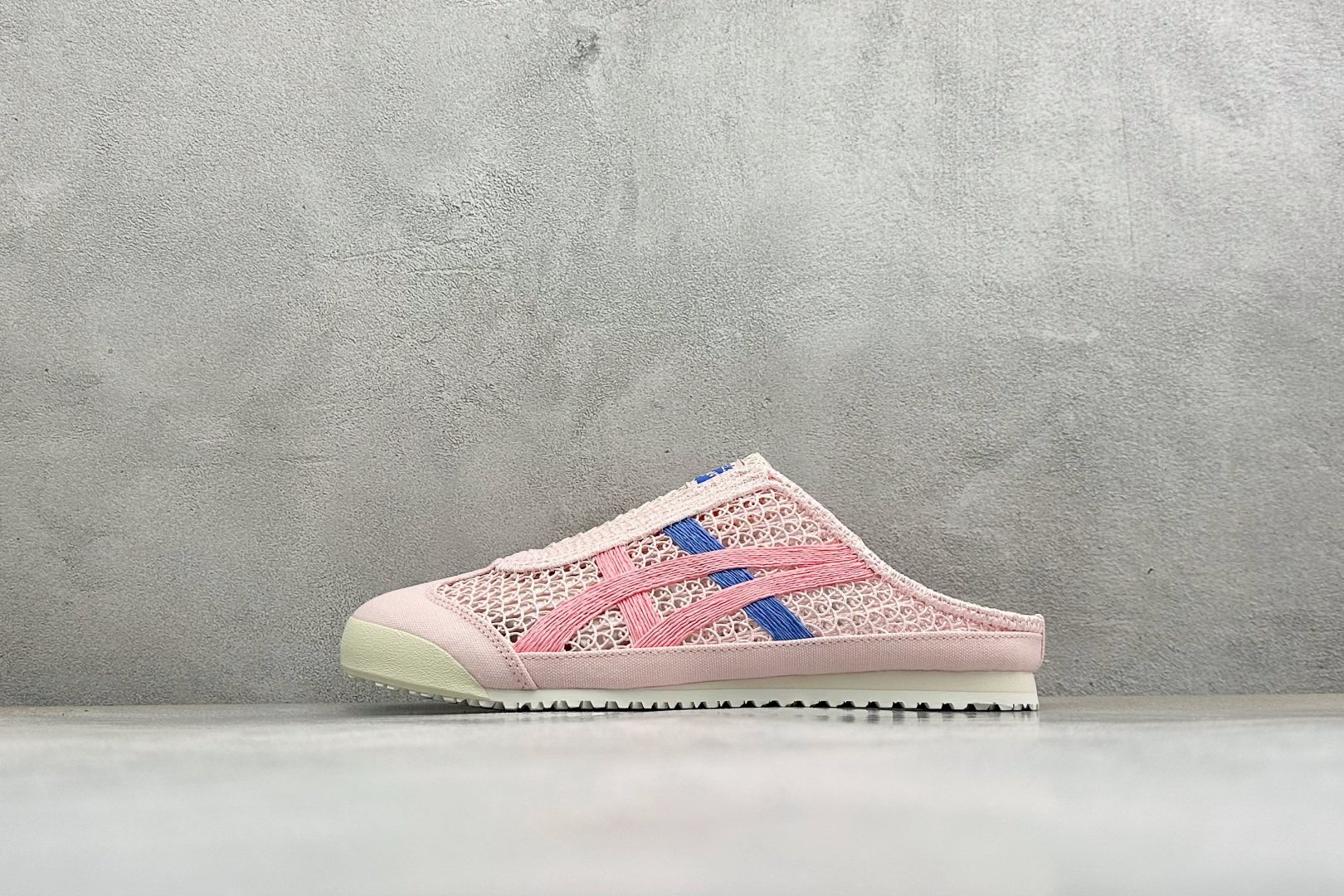 Onitsuka Tiger 鬼塚虎 Mexico 66 透气潮流休闲一脚蹬半拖 基于经典Mexico 66鞋型改造，取