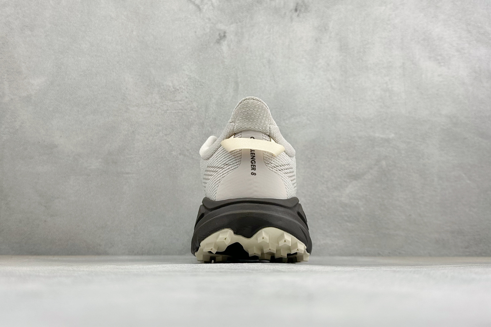 Hoka One One Challenger 8 挑战者超轻厚底轻量跑步鞋 货号：-RCS 尺码：40 40.5 41