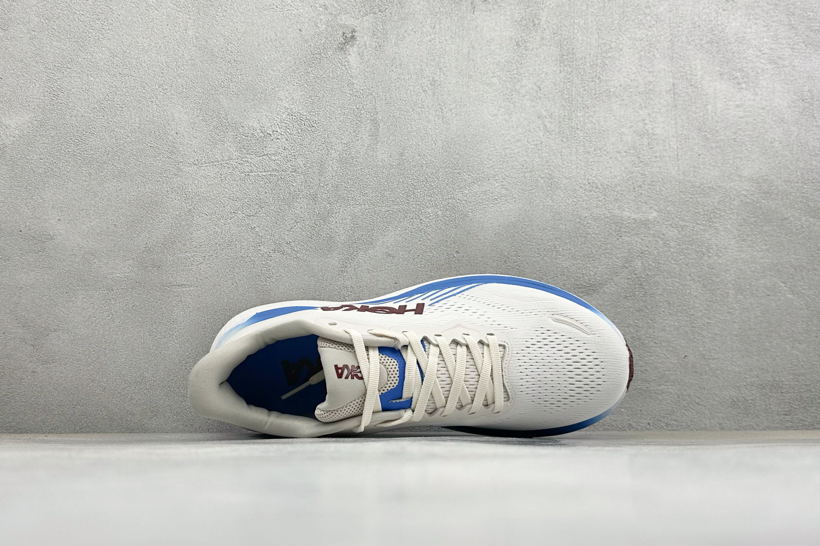 HOKA ONE ONE M CLIFTON 11 舒适防滑耐磨低帮休闲跑步鞋 相比常规跑鞋 HOKA ONE ONE特 HOKA ONE ONE M CLIFTON 11 舒适防滑耐磨低帮休闲跑步鞋 相比常规跑鞋 HOKA ONE ONE特
