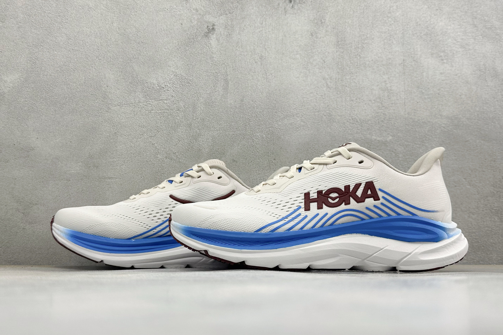 HOKA ONE ONE M CLIFTON 11 舒适防滑耐磨低帮休闲跑步鞋 相比常规跑鞋 HOKA ONE ONE特 HOKA ONE ONE M CLIFTON 11 舒适防滑耐磨低帮休闲跑步鞋 相比常规跑鞋 HOKA ONE ONE特