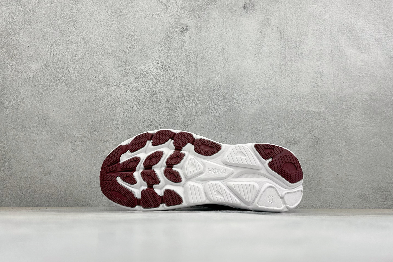 HOKA ONE ONE M CLIFTON 11 舒适防滑耐磨低帮休闲跑步鞋 相比常规跑鞋 HOKA ONE ONE特 HOKA ONE ONE M CLIFTON 11 舒适防滑耐磨低帮休闲跑步鞋 相比常规跑鞋 HOKA ONE ONE特