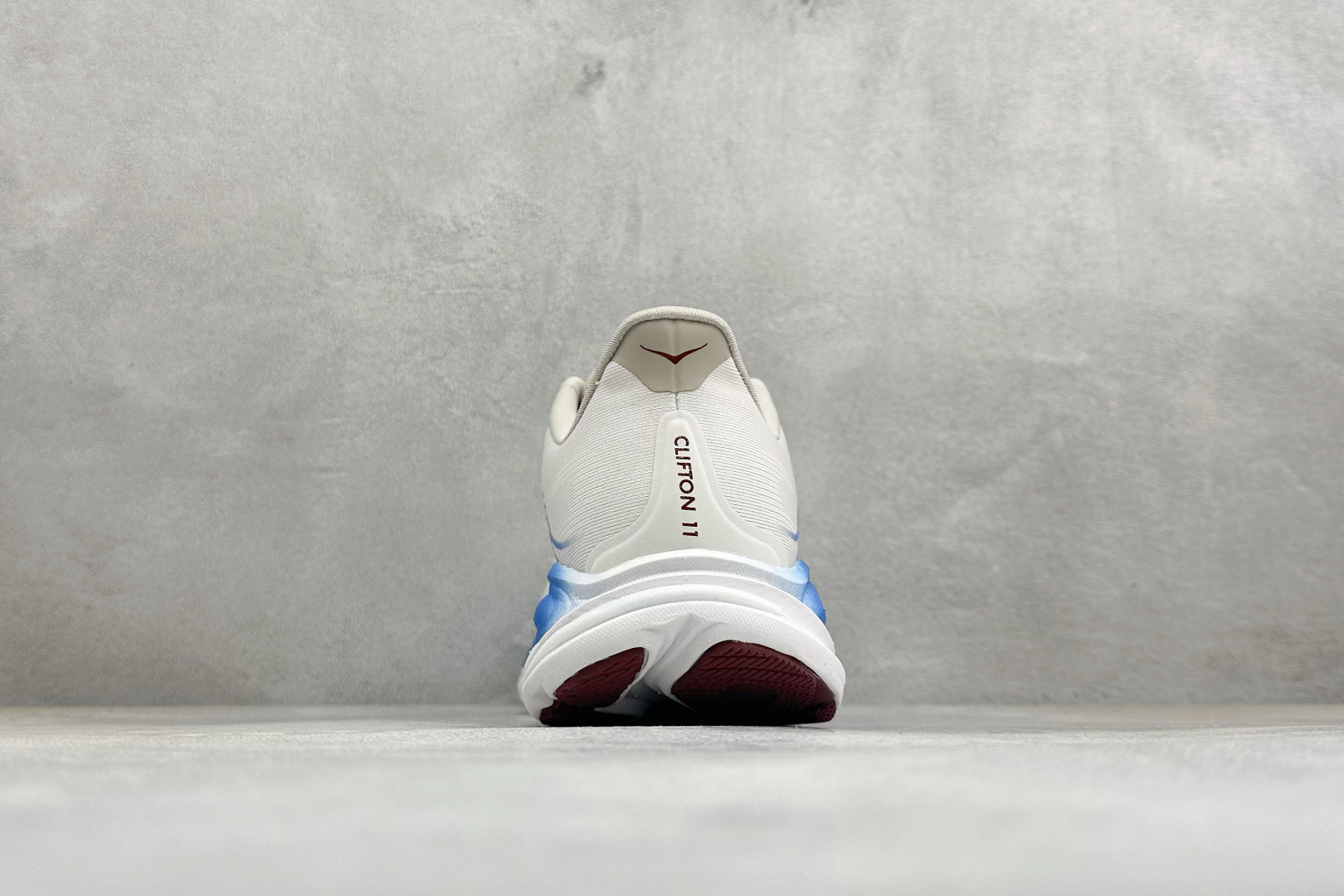 HOKA ONE ONE M CLIFTON 11 舒适防滑耐磨低帮休闲跑步鞋 相比常规跑鞋 HOKA ONE ONE特 HOKA ONE ONE M CLIFTON 11 舒适防滑耐磨低帮休闲跑步鞋 相比常规跑鞋 HOKA ONE ONE特