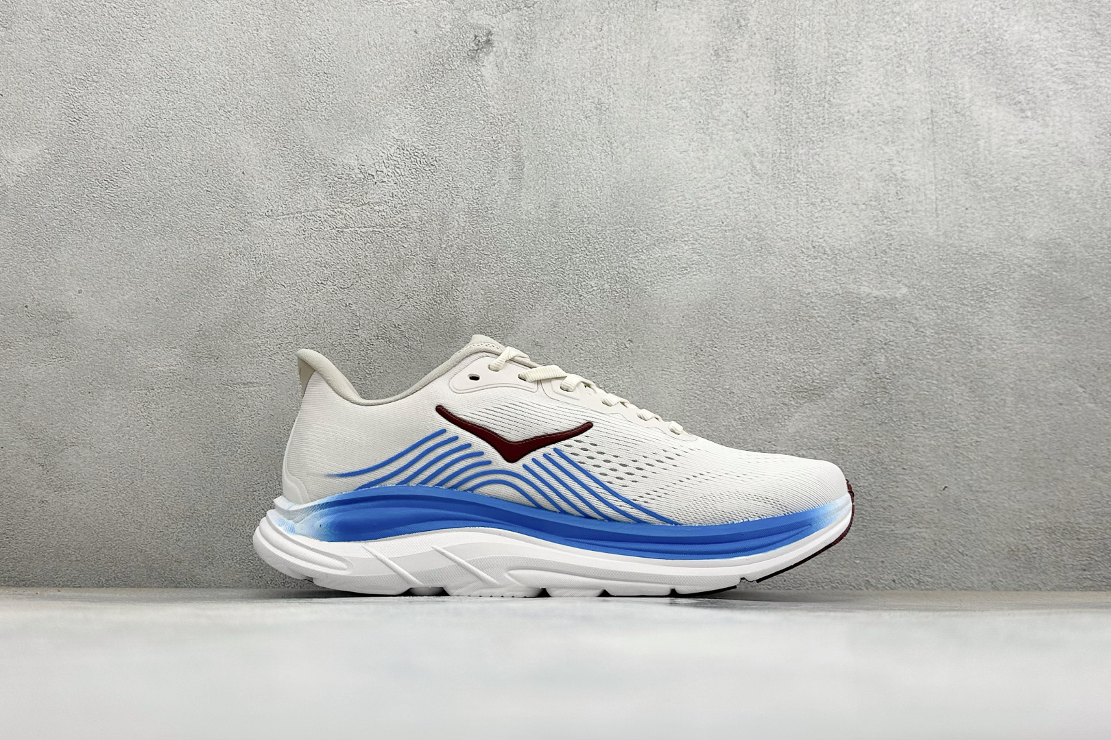 HOKA ONE ONE M CLIFTON 11 舒适防滑耐磨低帮休闲跑步鞋 相比常规跑鞋 HOKA ONE ONE特 HOKA ONE ONE M CLIFTON 11 舒适防滑耐磨低帮休闲跑步鞋 相比常规跑鞋 HOKA ONE ONE特