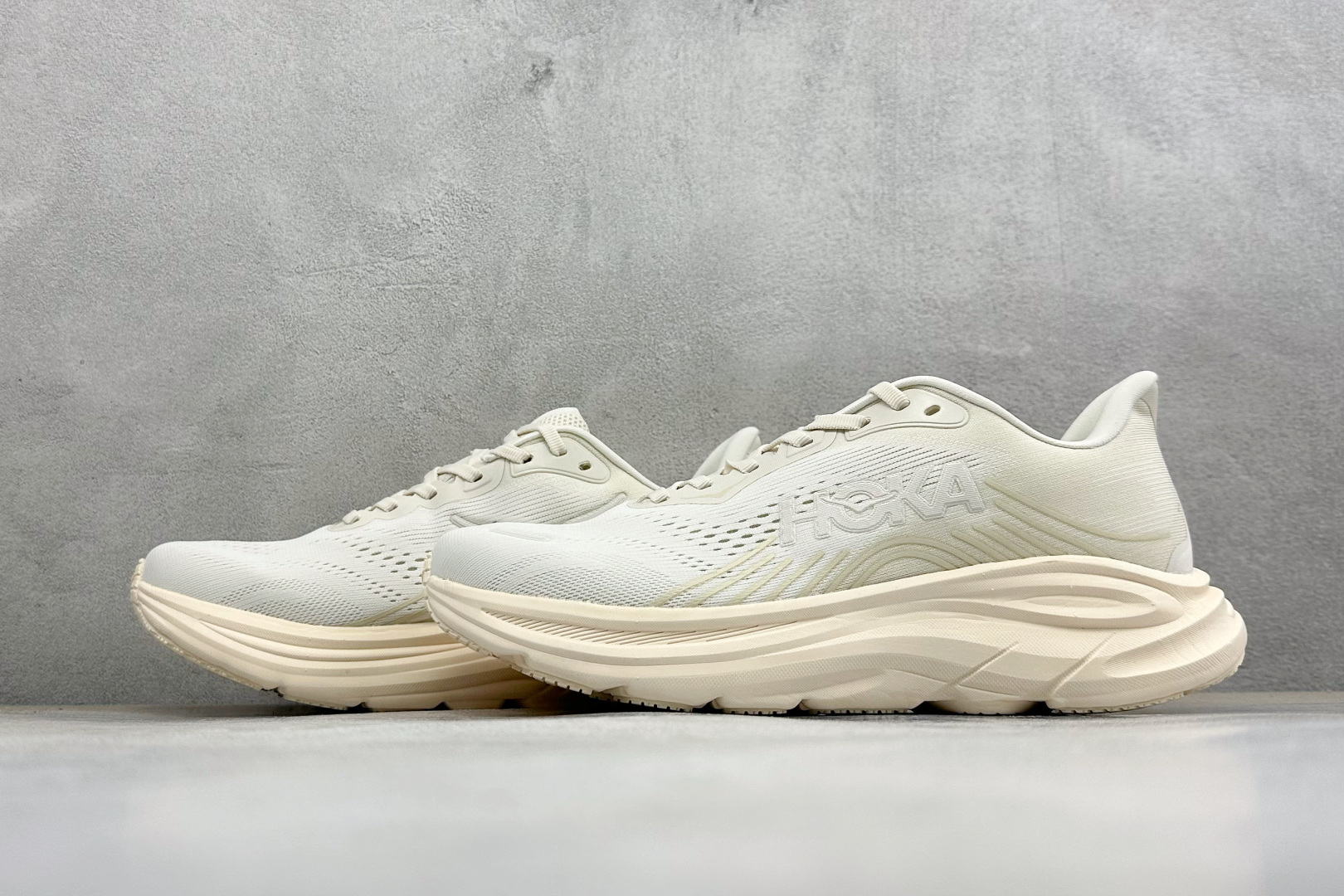 HOKA ONE ONE M CLIFTON 11 舒适防滑耐磨低帮休闲跑步鞋 相比常规跑鞋 HOKA ONE ONE特 HOKA ONE ONE M CLIFTON 11 舒适防滑耐磨低帮休闲跑步鞋 相比常规跑鞋 HOKA ONE ONE特