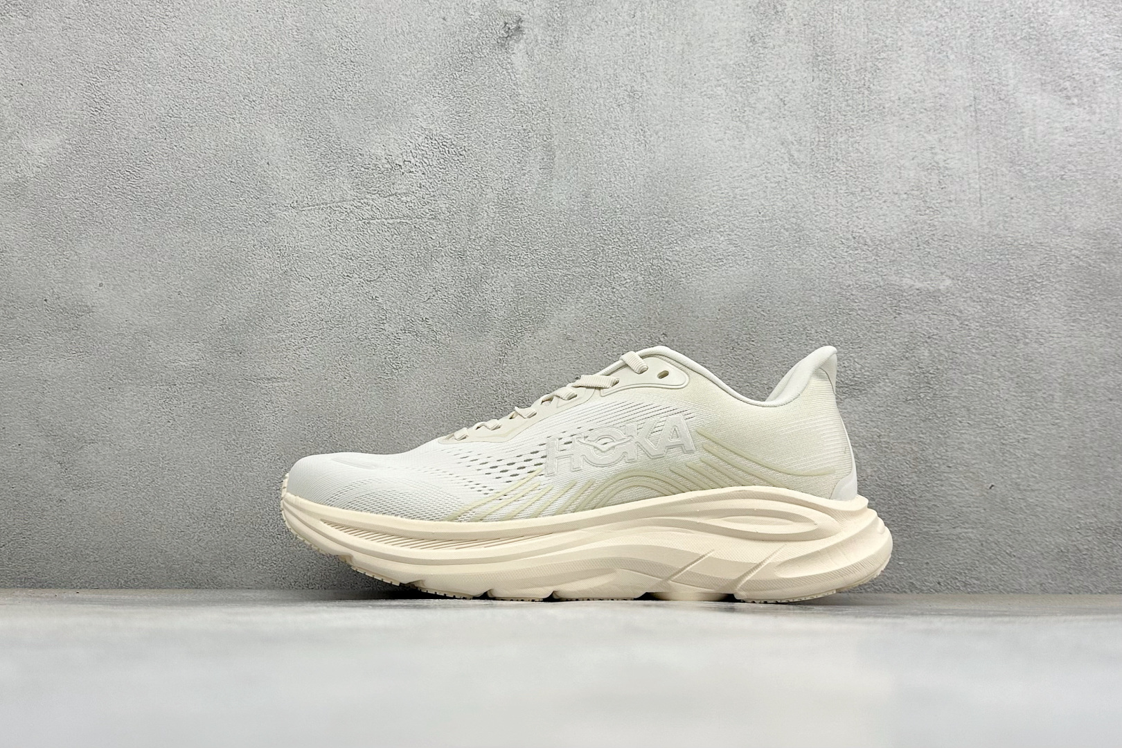 HOKA ONE ONE M CLIFTON 11 舒适防滑耐磨低帮休闲跑步鞋 相比常规跑鞋 HOKA ONE ONE特