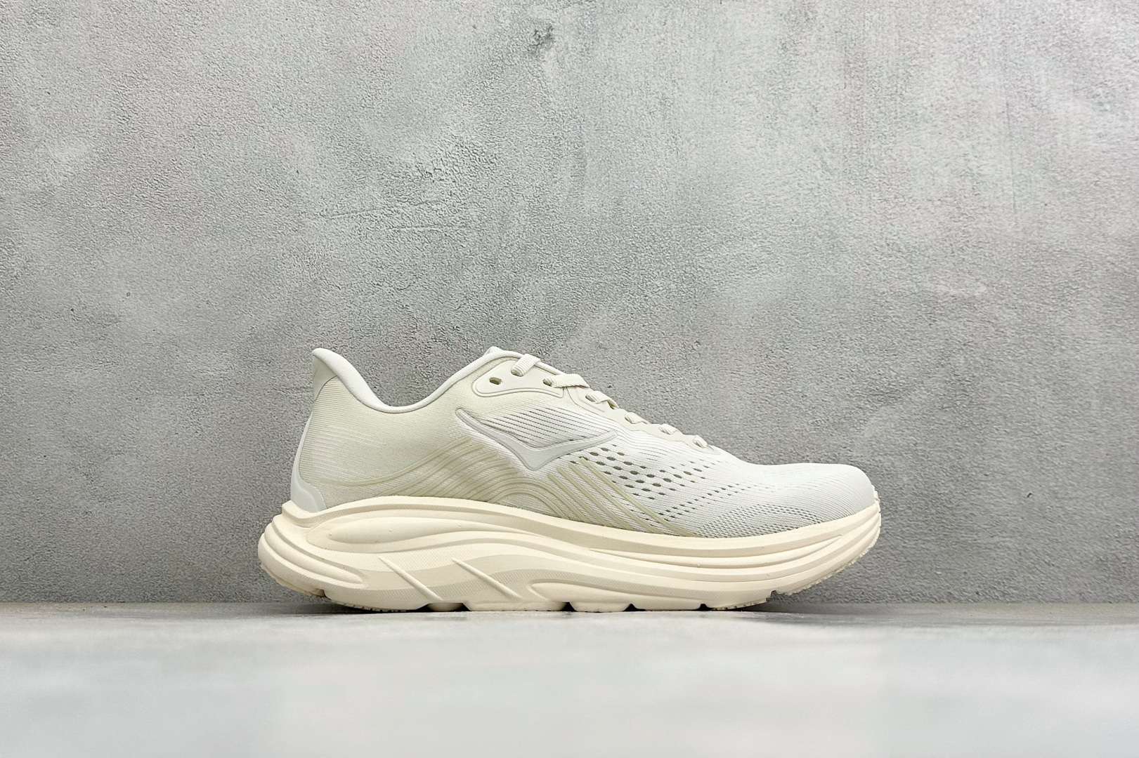 HOKA ONE ONE M CLIFTON 11 舒适防滑耐磨低帮休闲跑步鞋 相比常规跑鞋 HOKA ONE ONE特 HOKA ONE ONE M CLIFTON 11 舒适防滑耐磨低帮休闲跑步鞋 相比常规跑鞋 HOKA ONE ONE特