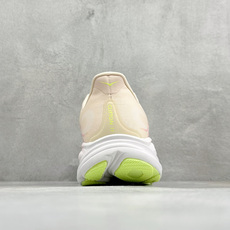 HOKA ONE ONE M CLIFTON 11 舒适防滑耐磨低帮休闲跑步鞋 相比常规跑鞋 HOKA ONE ONE特 HOKA ONE ONE M CLIFTON 11 舒适防滑耐磨低帮休闲跑步鞋 相比常规跑鞋 HOKA ONE ONE特