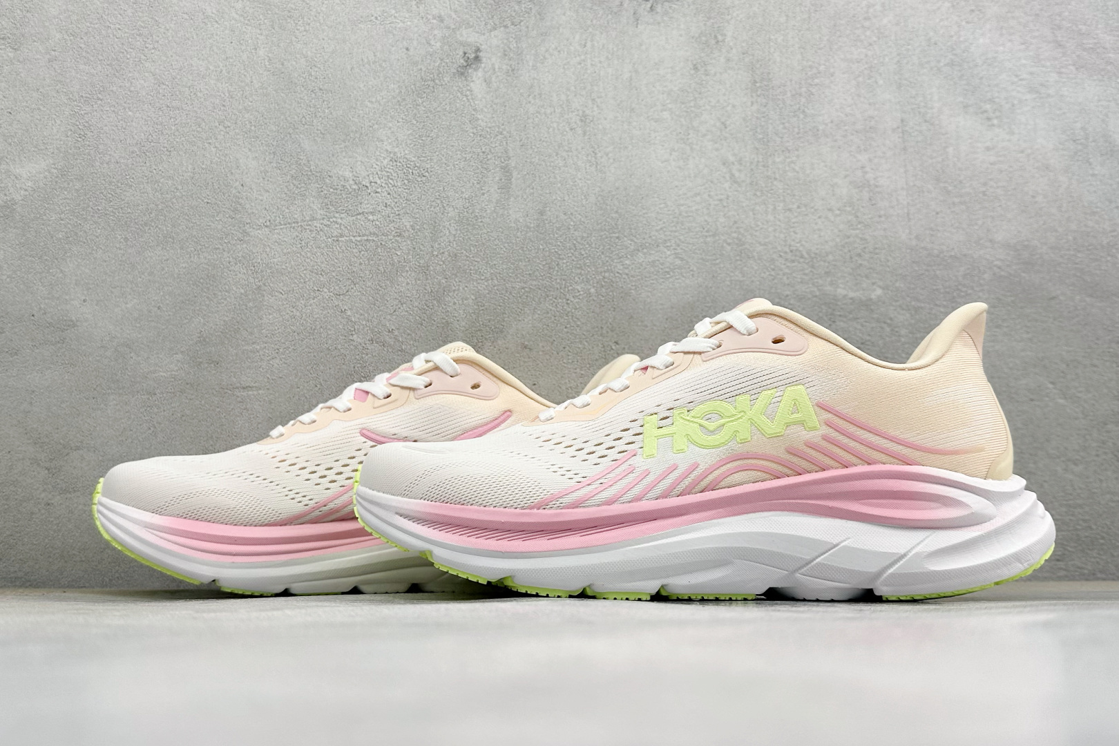 HOKA ONE ONE M CLIFTON 11 舒适防滑耐磨低帮休闲跑步鞋 相比常规跑鞋 HOKA ONE ONE特 HOKA ONE ONE M CLIFTON 11 舒适防滑耐磨低帮休闲跑步鞋 相比常规跑鞋 HOKA ONE ONE特
