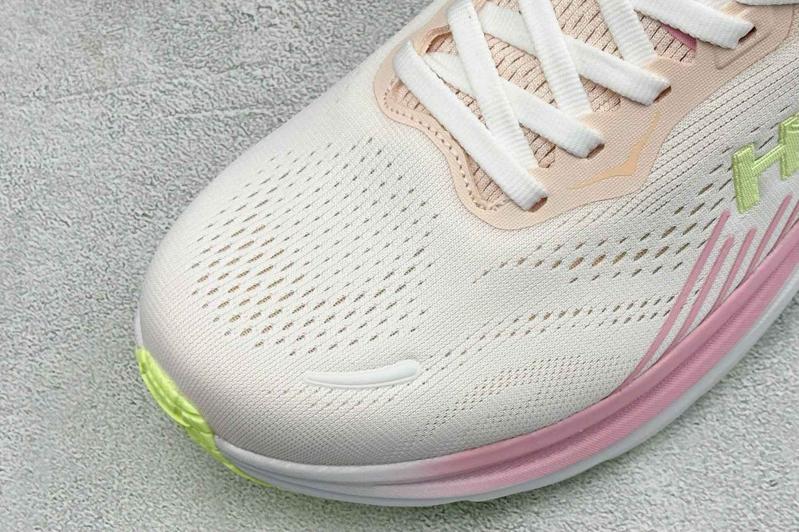 HOKA ONE ONE M CLIFTON 11 舒适防滑耐磨低帮休闲跑步鞋 相比常规跑鞋 HOKA ONE ONE特 HOKA ONE ONE M CLIFTON 11 舒适防滑耐磨低帮休闲跑步鞋 相比常规跑鞋 HOKA ONE ONE特