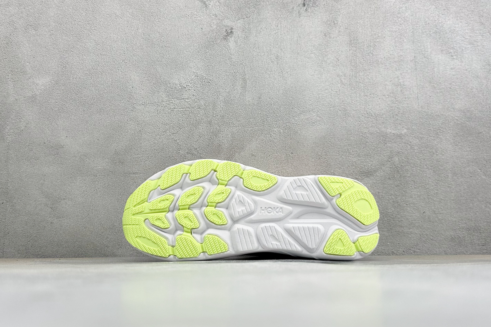 HOKA ONE ONE M CLIFTON 11 舒适防滑耐磨低帮休闲跑步鞋 相比常规跑鞋 HOKA ONE ONE特 HOKA ONE ONE M CLIFTON 11 舒适防滑耐磨低帮休闲跑步鞋 相比常规跑鞋 HOKA ONE ONE特
