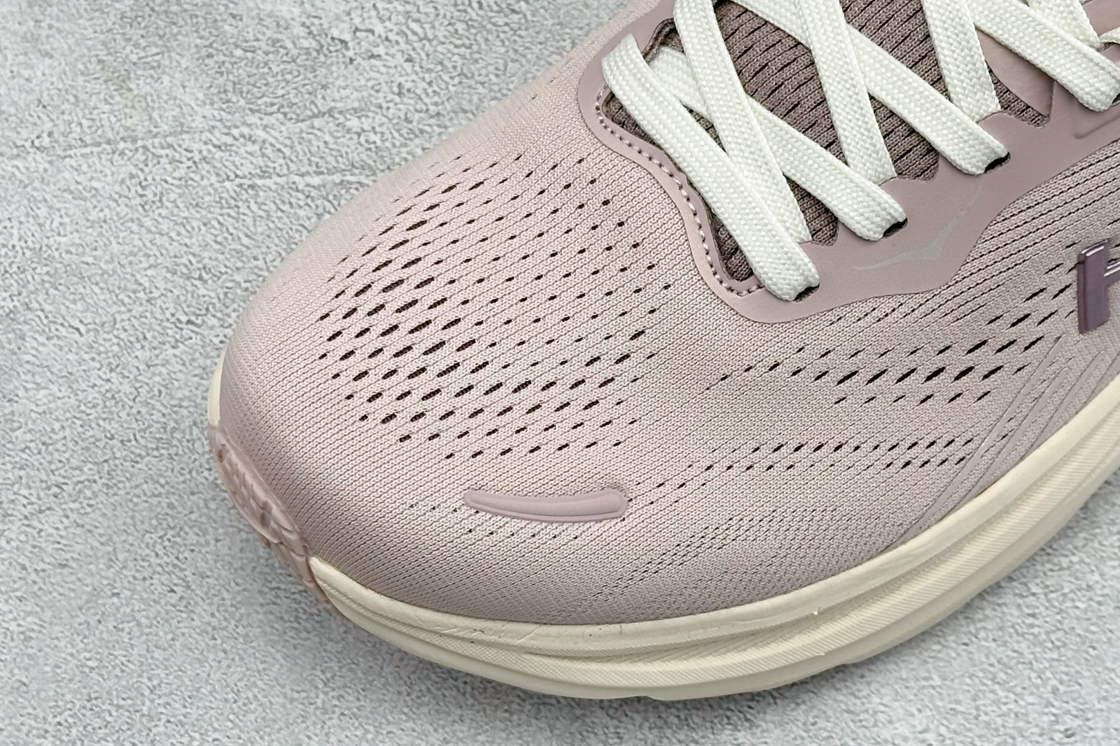 HOKA ONE ONE M CLIFTON 11 舒适防滑耐磨低帮休闲跑步鞋 相比常规跑鞋 HOKA ONE ONE特 HOKA ONE ONE M CLIFTON 11 舒适防滑耐磨低帮休闲跑步鞋 相比常规跑鞋 HOKA ONE ONE特