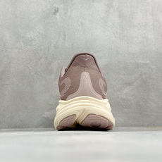HOKA ONE ONE M CLIFTON 11 舒适防滑耐磨低帮休闲跑步鞋 相比常规跑鞋 HOKA ONE ONE特 HOKA ONE ONE M CLIFTON 11 舒适防滑耐磨低帮休闲跑步鞋 相比常规跑鞋 HOKA ONE ONE特
