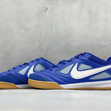 NIKE GATO 低帮生活休闲鞋 透气网布眼融入皮革,织和物合成材质覆面,营造21世初纪的畅跑美学概念。泡棉中底盈轻缓 NIKE GATO 低帮生活休闲鞋 透气网布眼融入皮革,织和物合成材质覆面,营造21世初纪的畅跑美学概念。泡棉中底盈轻缓