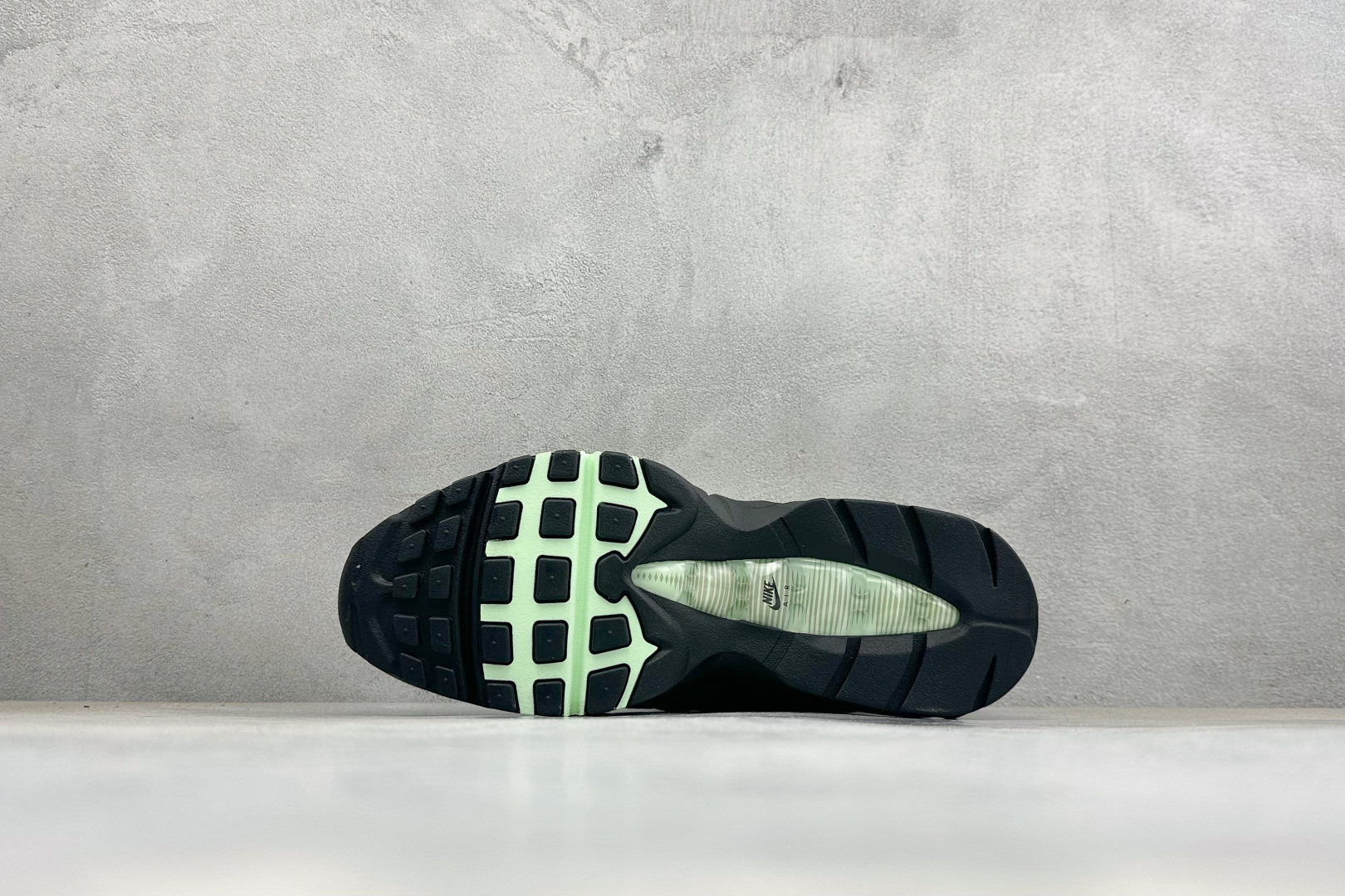 NIKE Air Max 95 X LEGO Col GS纯原版本 潮流百搭 气垫缓震慢跑鞋 Air Max 95就是源 NIKE Air Max 95 X LEGO Col GS纯原版本 潮流百搭 气垫缓震慢跑鞋 Air Max 95就是源
