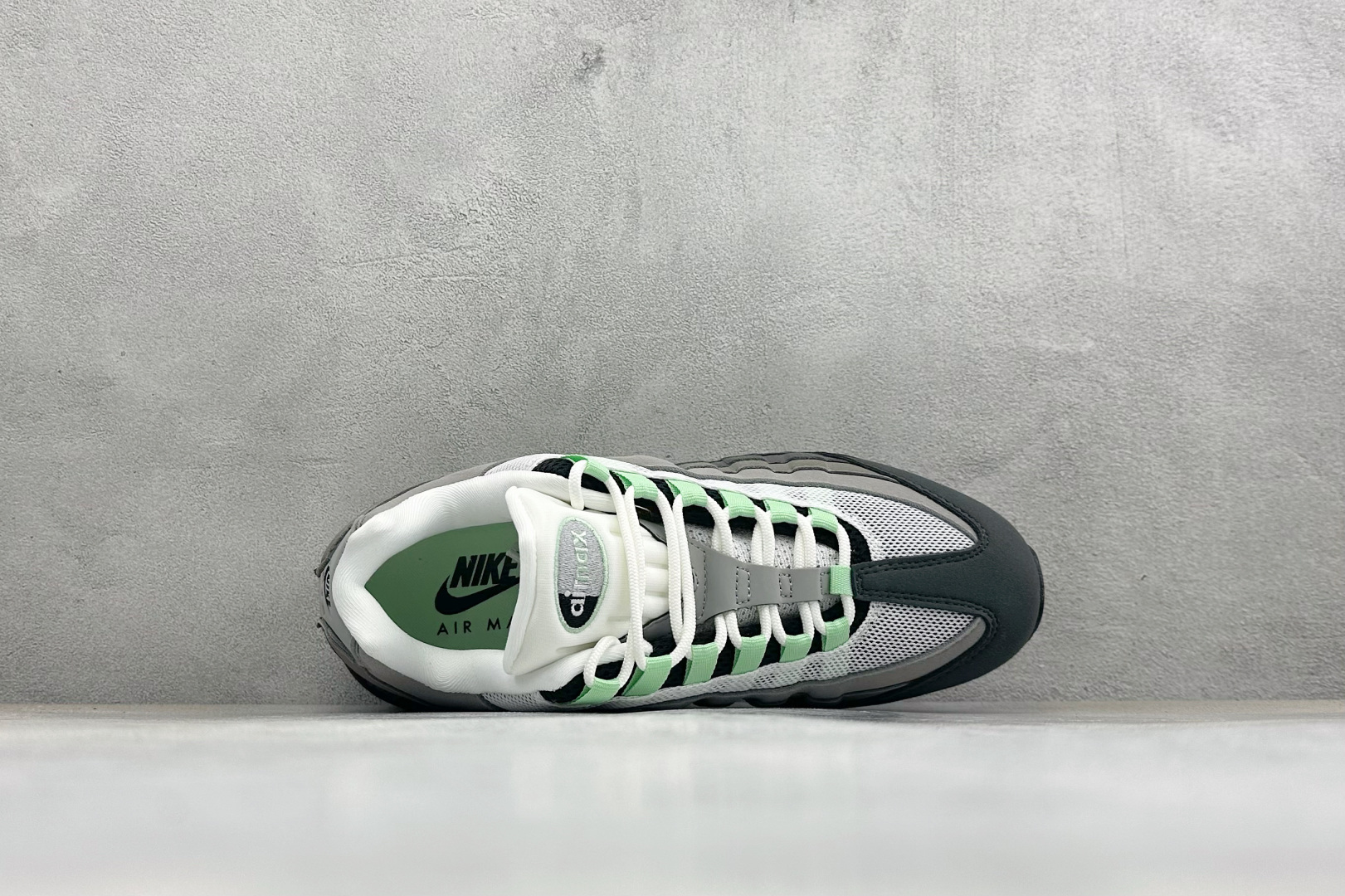 NIKE Air Max 95 X LEGO Col GS纯原版本 潮流百搭 气垫缓震慢跑鞋 Air Max 95就是源 NIKE Air Max 95 X LEGO Col GS纯原版本 潮流百搭 气垫缓震慢跑鞋 Air Max 95就是源